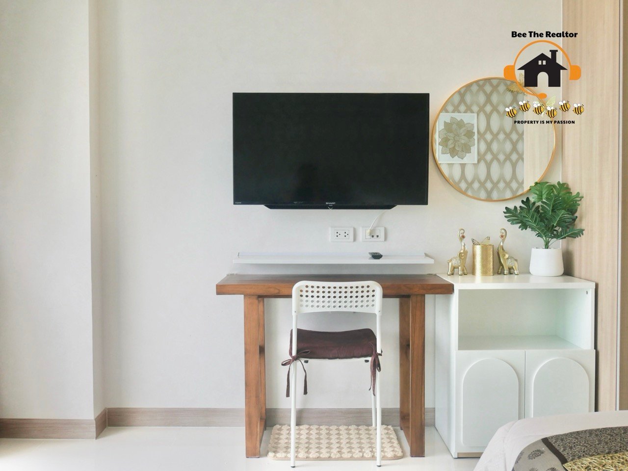 25681113-195123156-(W) 3 Large