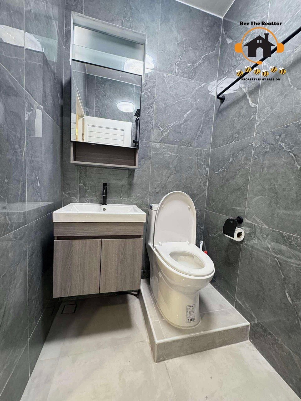 868E8FF989790BE049B8AAAE441F1647-(W) Large