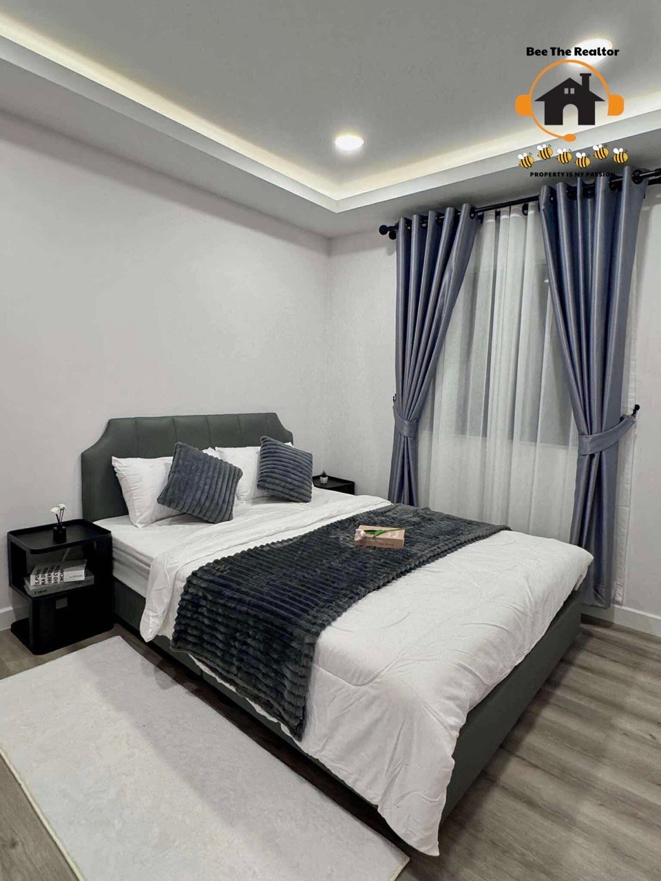 D73BB374FC80497EE03CC5DC02C7C60A-(W) Large