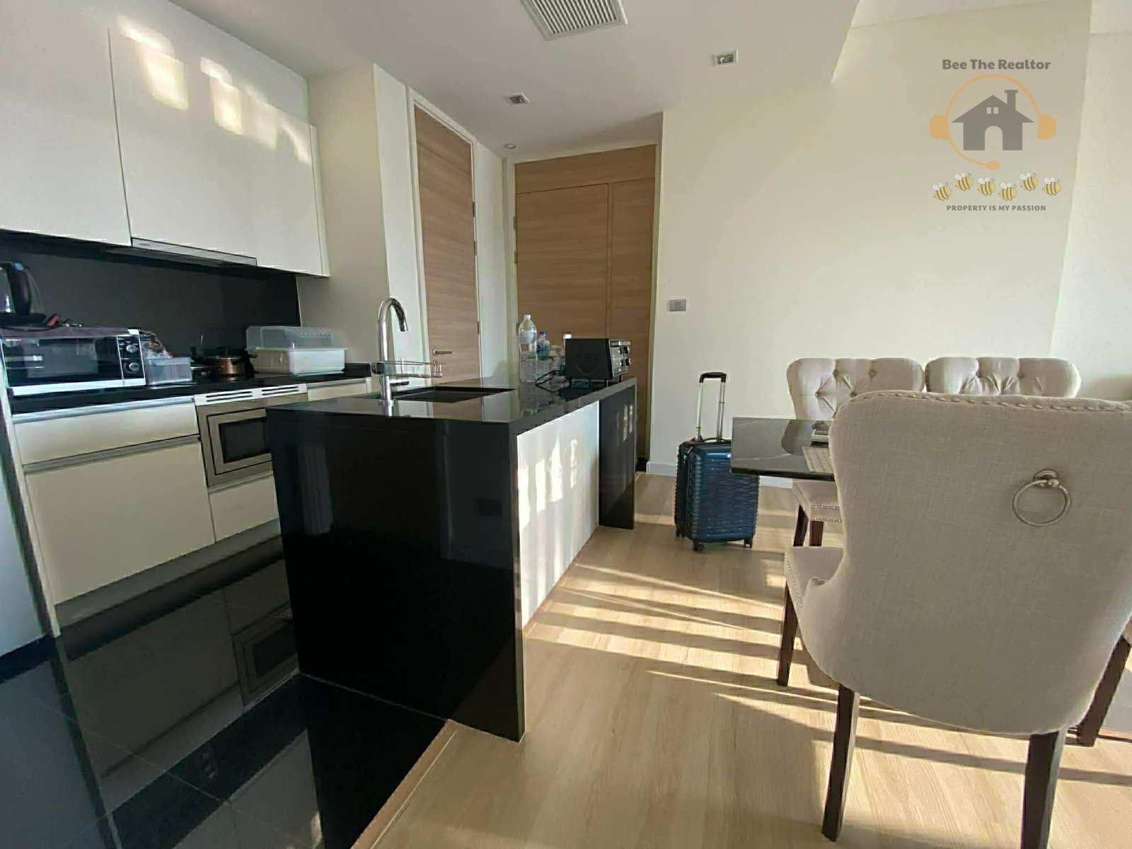 0F8F642F0495FBAD7505A1AE86A28650-(W)